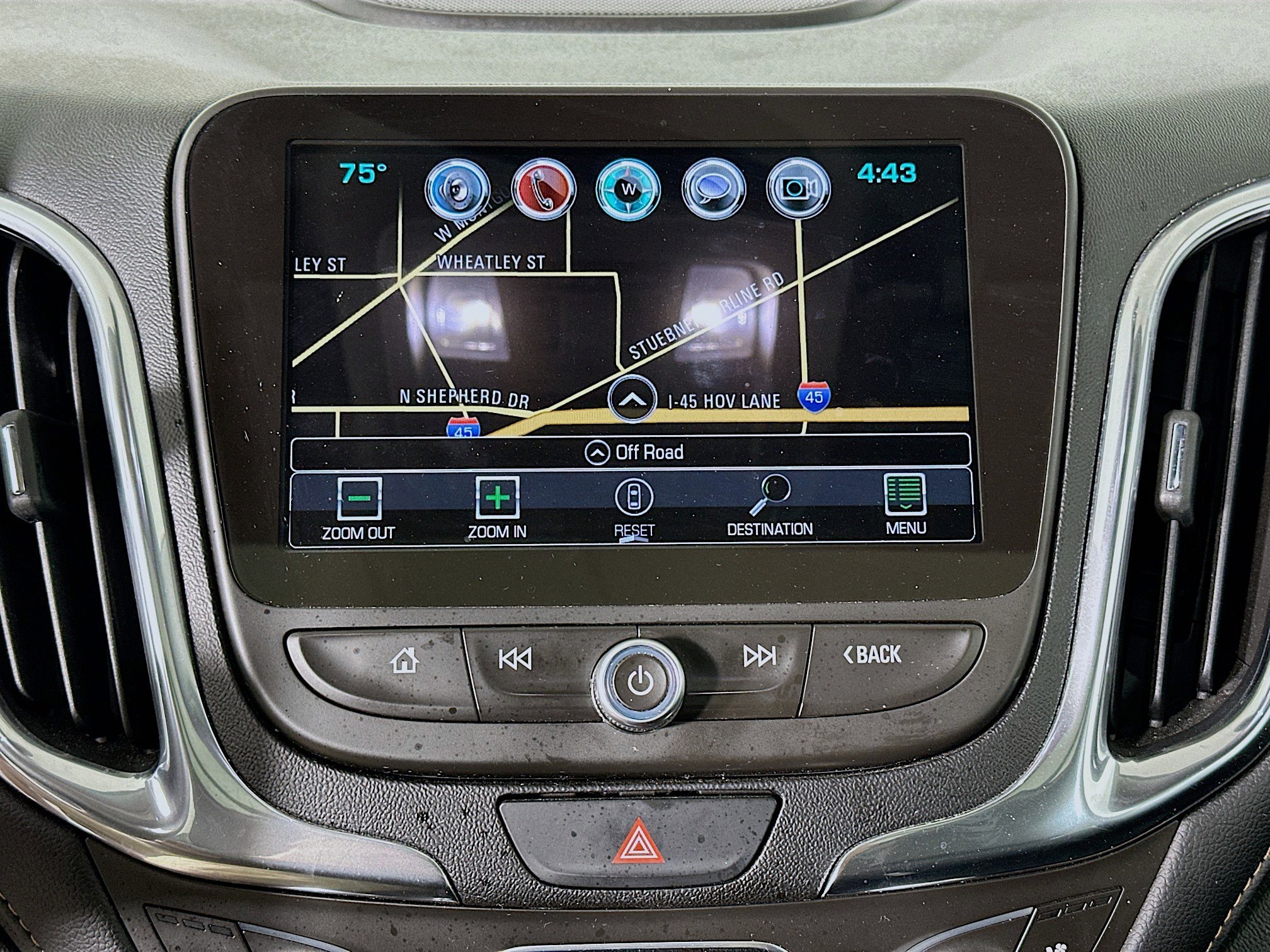Used 2018 Chevrolet Equinox Premier FWD image 22