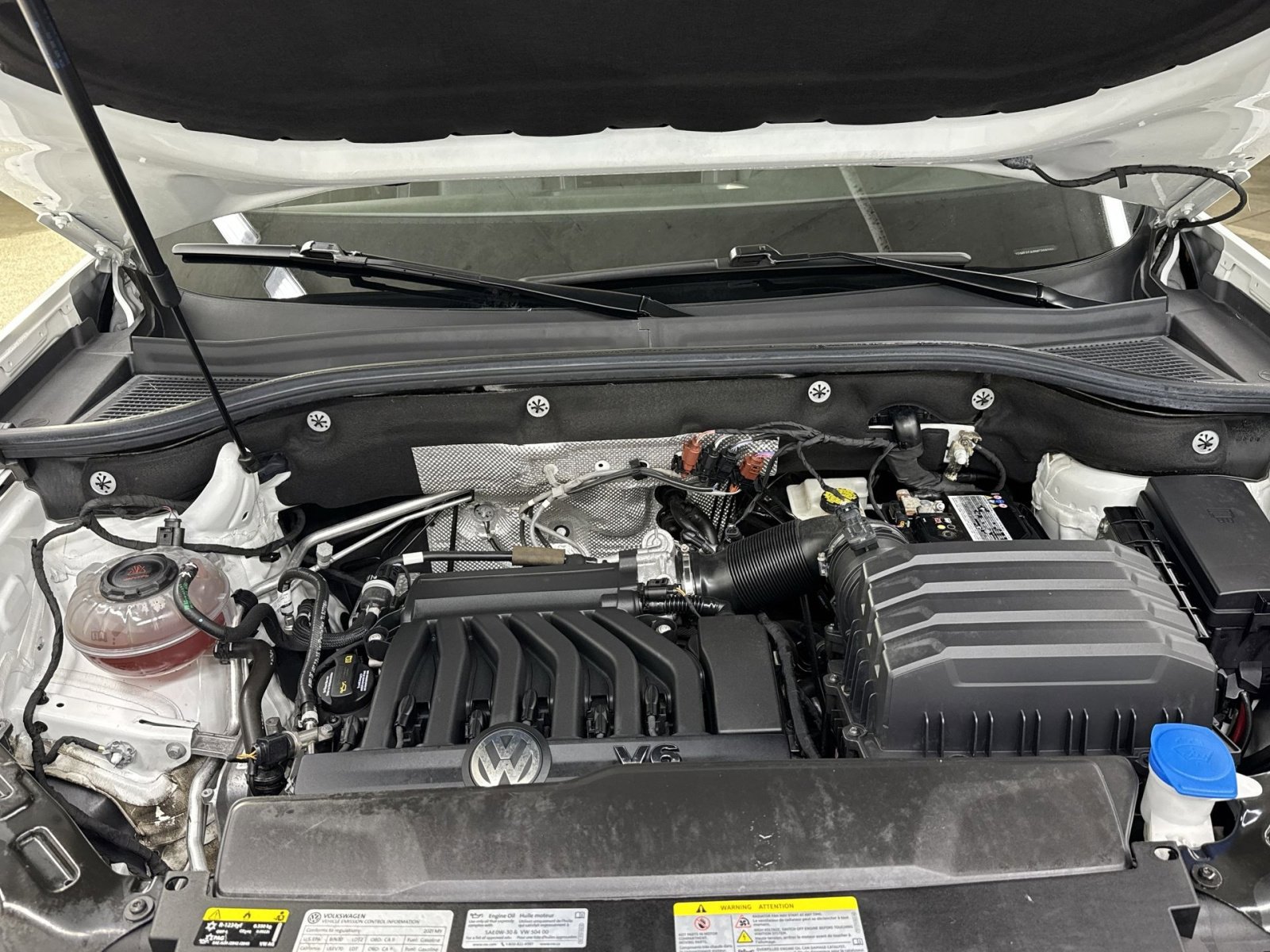 Used 2021 Volkswagen Atlas Cross Sport SE image 32