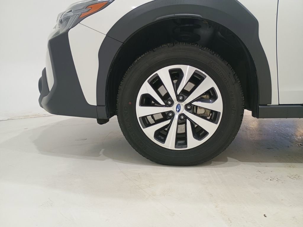 Used 2025 Subaru Outback Premium image 8