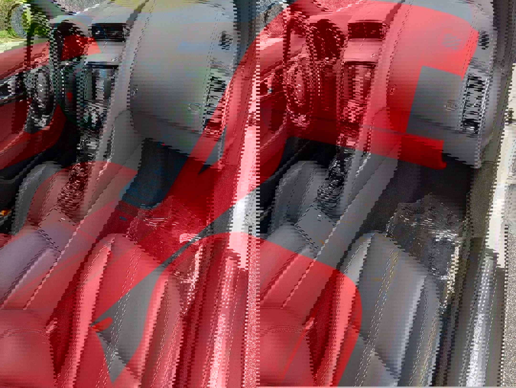 Used 2017 Jaguar F-TYPE R image 23