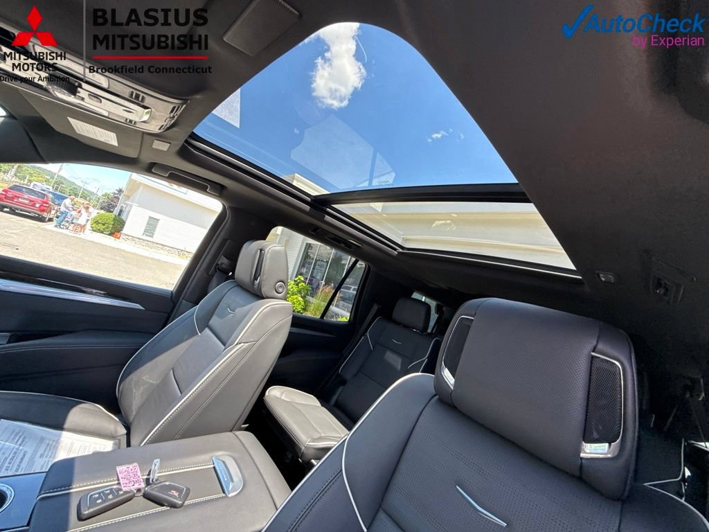 Used 2026 Cadillac Escalade Luxury AWD/4WD image 36