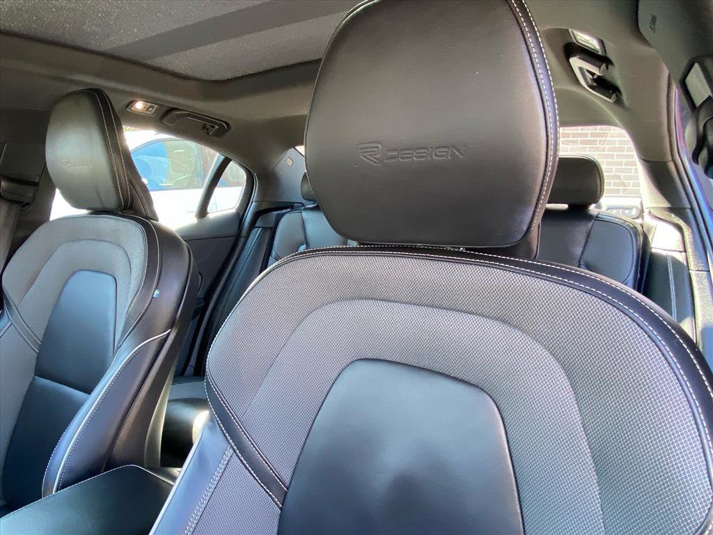 Used 2019 Volvo S60 T6 R-Design image 12