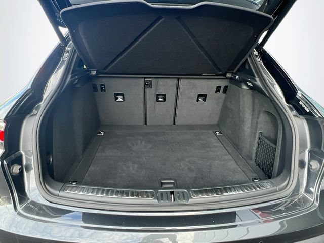 Certified 2024 Porsche Macan AWD/4WD image 28