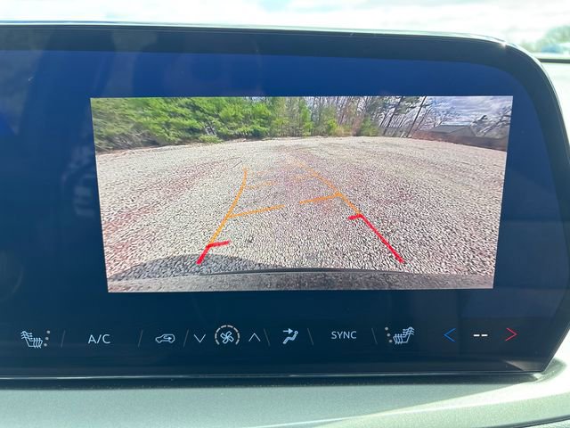 Used 2025 Chevrolet Traverse LT w/ Sun and Wheel Package image 25