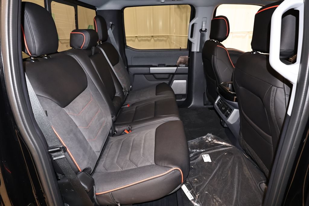 New 2026 Ford F250 Lariat w/ Black Appearance Package AWD/4WD image 16