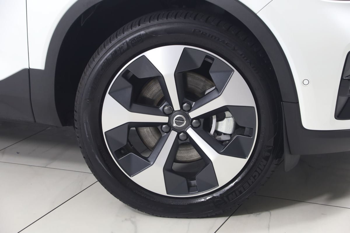 Used 2026 Volvo XC40 B5 Plus AWD/4WD image 16