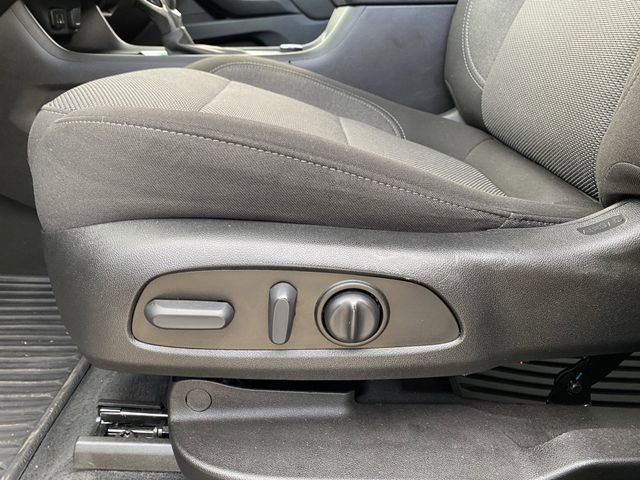 Used 2023 Chevrolet Traverse LT image 25