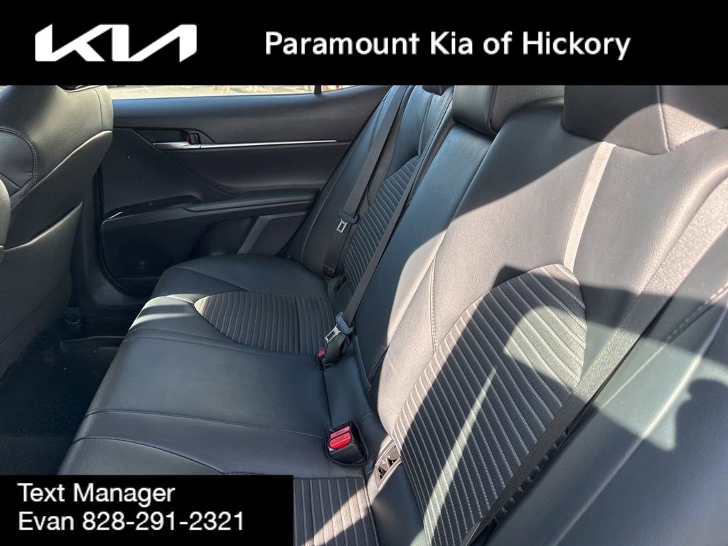 Used 2019 Toyota Camry SE FWD image 13