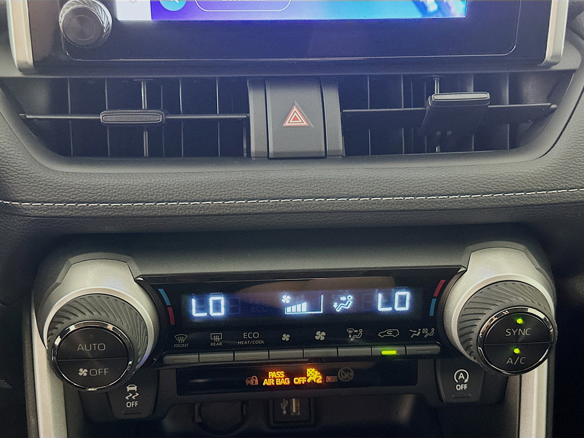 Used 2025 Toyota RAV4 XLE w/ Convenience Package image 24