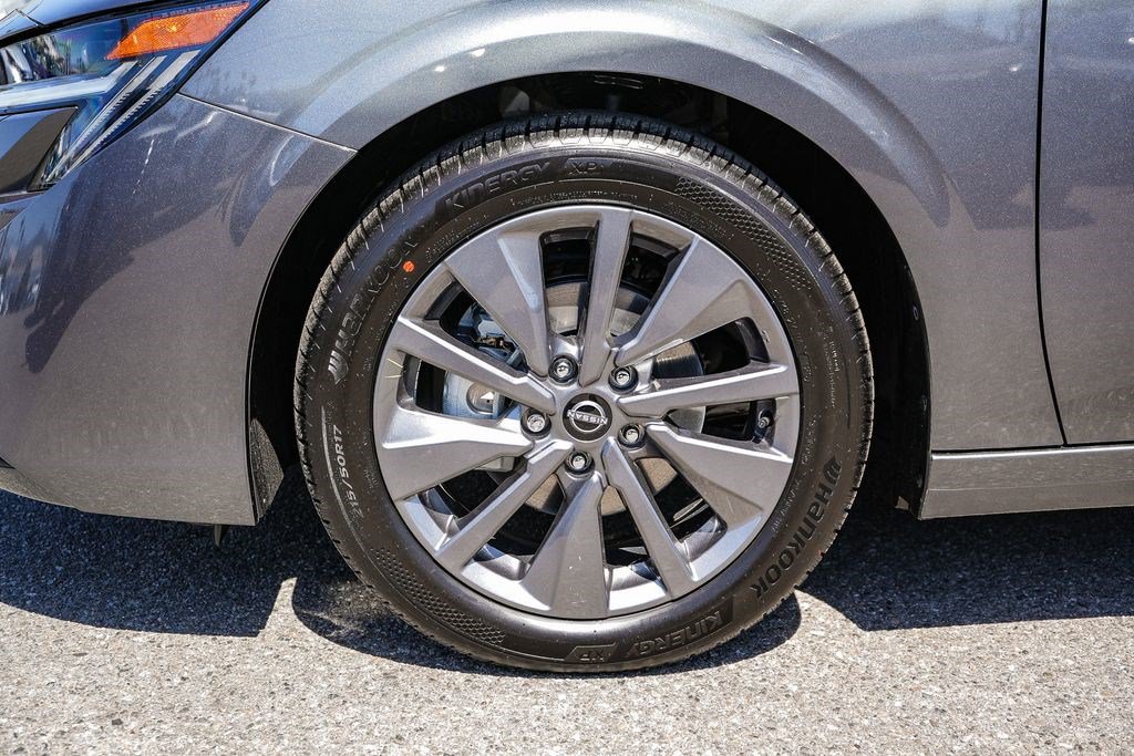 New 2026 Nissan Sentra SL FWD image 11