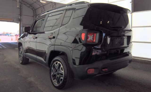 Used 2017 Jeep Renegade Trailhawk image 3