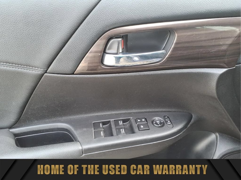 Used 2017 Honda Accord EX image 13