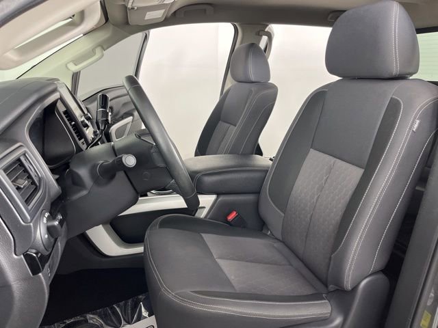 Used 2024 Nissan Titan SV w/ SV Convenience Package image 18
