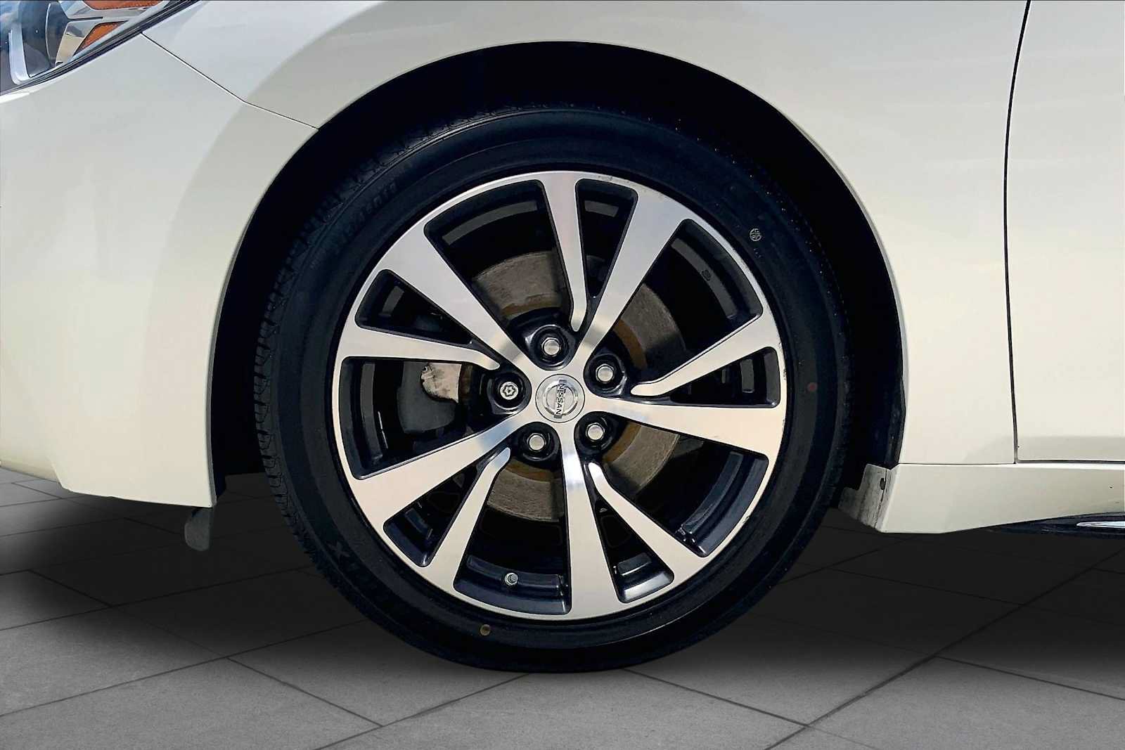 Used 2016 Nissan Maxima Platinum FWD image 13