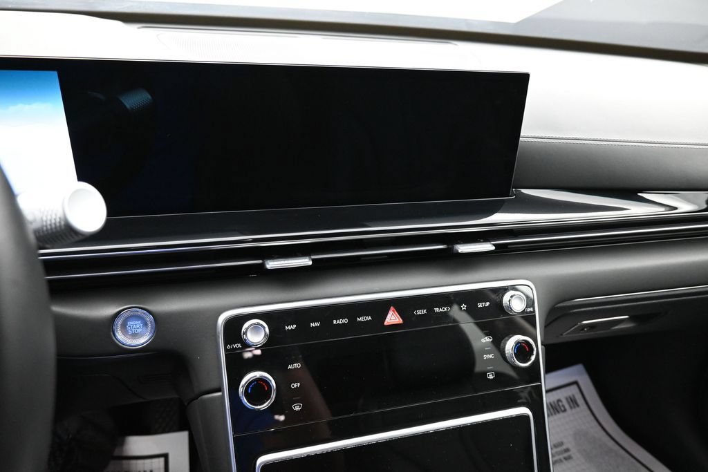 Used 2025 Genesis GV80 2.5T Standard AWD/4WD image 13
