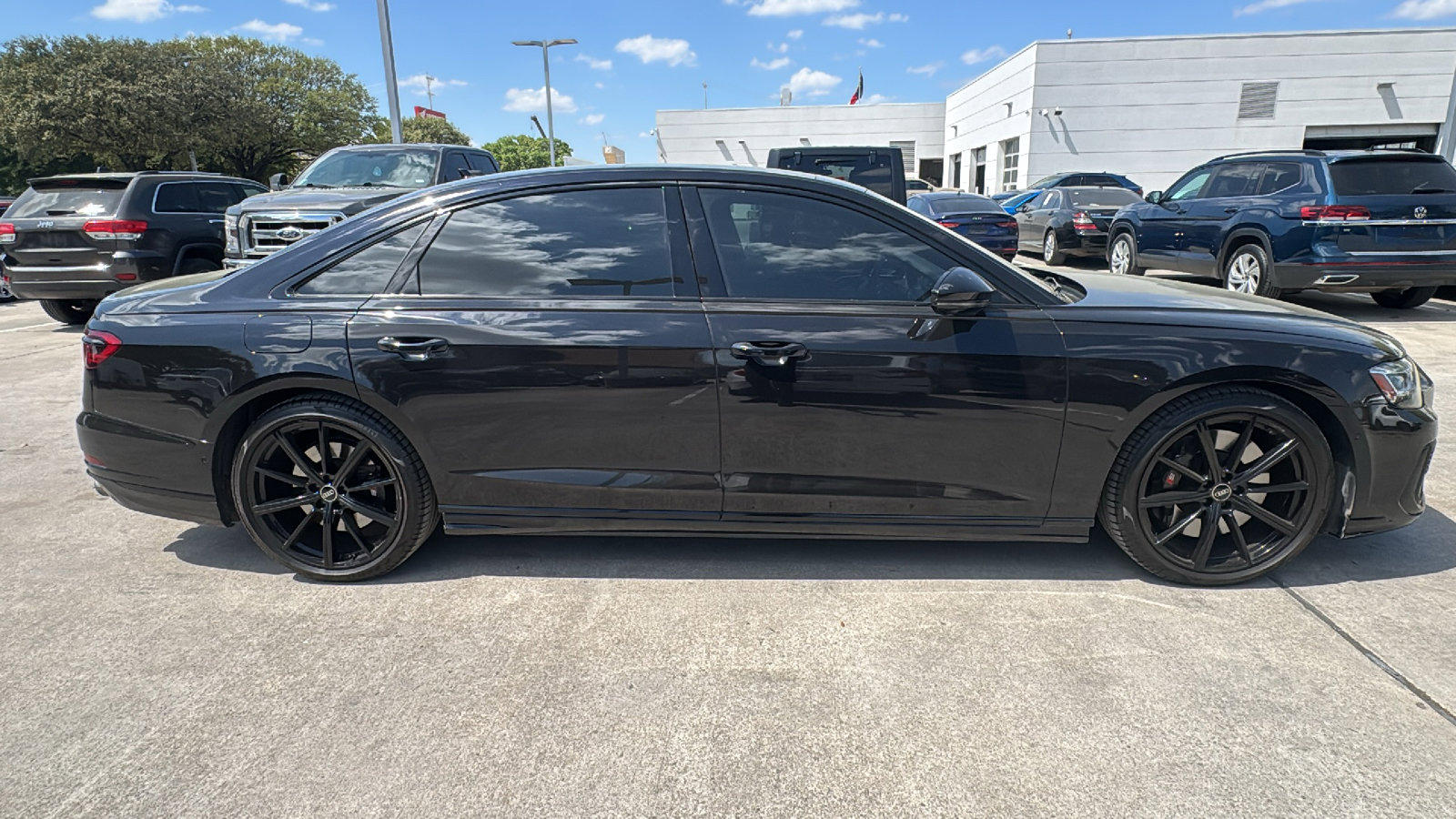 Used 2024 Audi S8 image 8