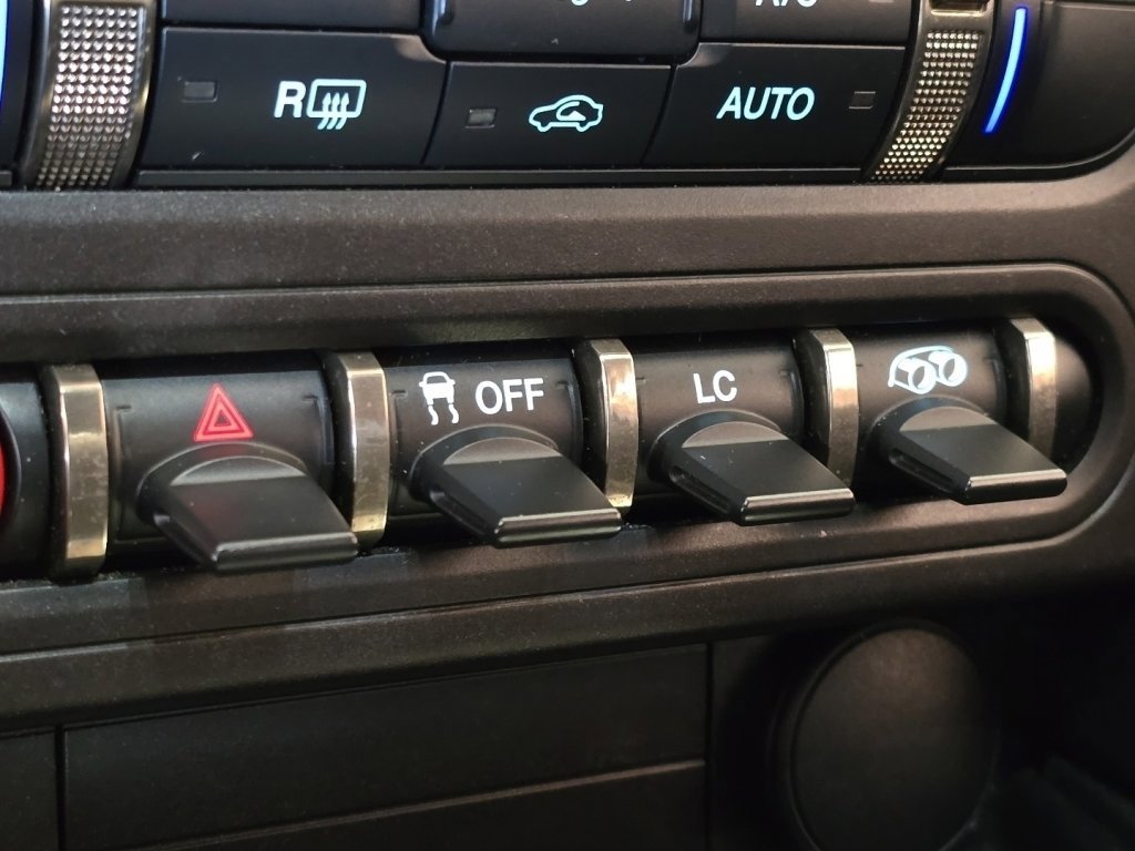 Used 2018 Ford Mustang Shelby GT350 w/ Electronics Package image 29