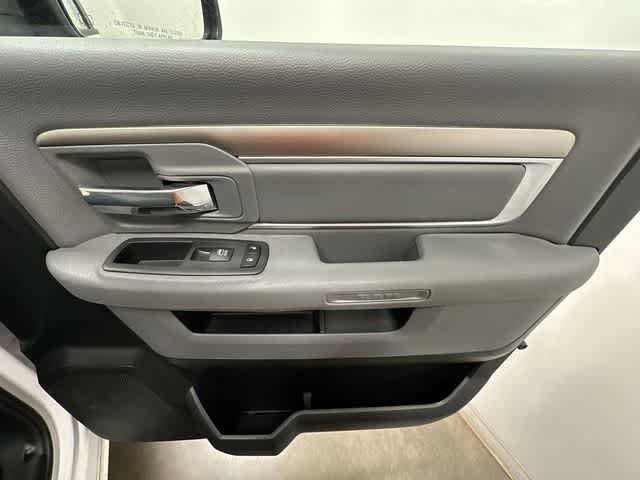 Used 2019 RAM 1500 Classic SLT RWD image 20