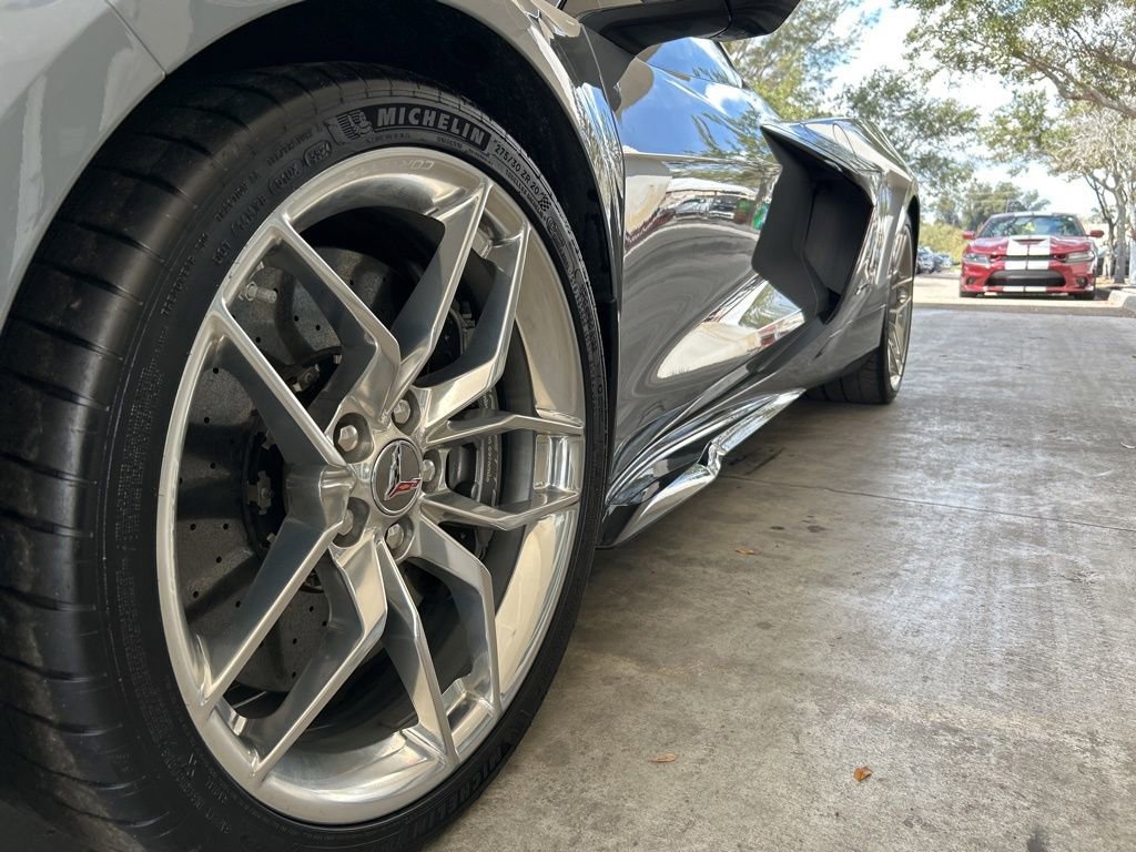 Used 2025 Chevrolet Corvette Z06 RWD image 23