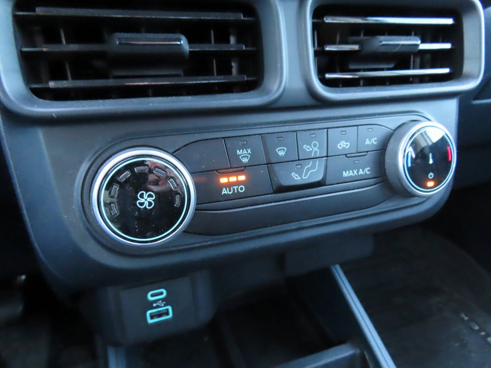 Used 2024 Ford Maverick XL image 26