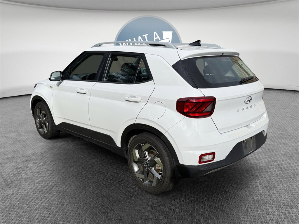 Used 2022 Hyundai Venue SEL image 6