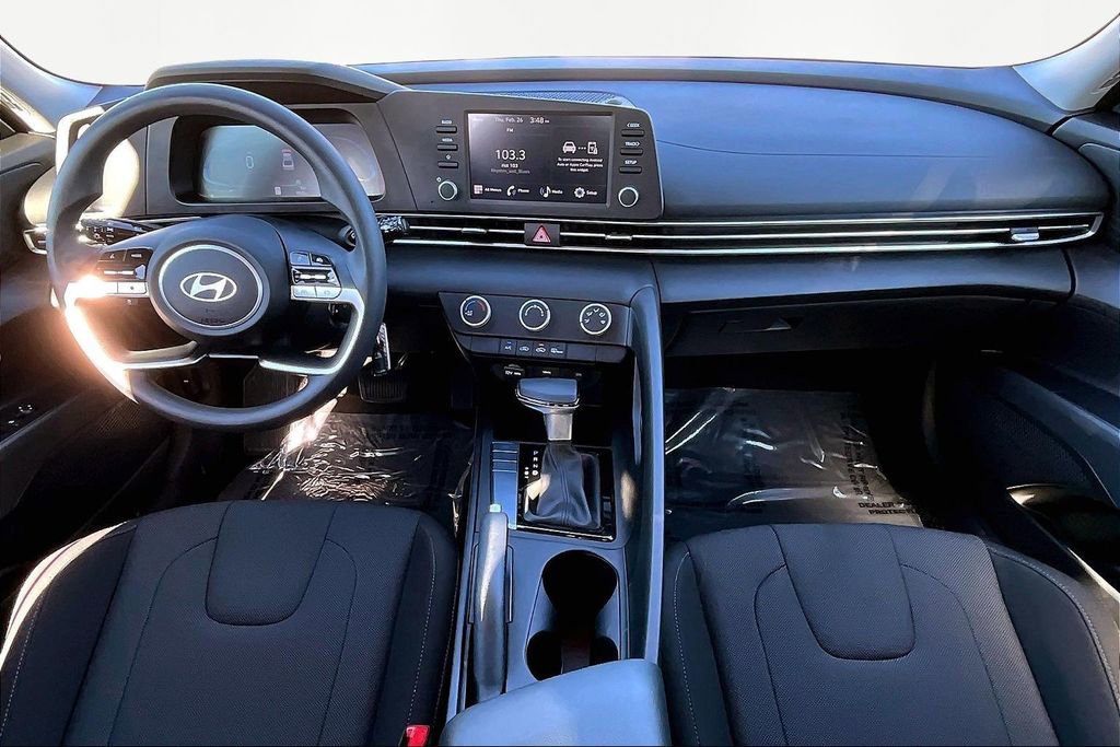 Used 2024 Hyundai Elantra SE image 16