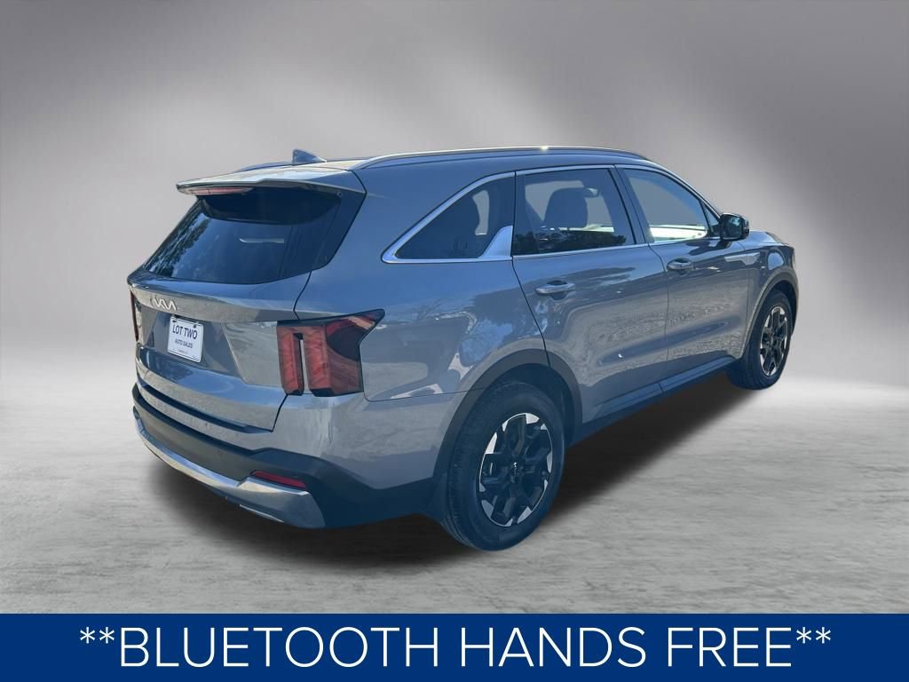 Used 2025 Kia Sorento S w/ Panoramic Sunroof Package image 5