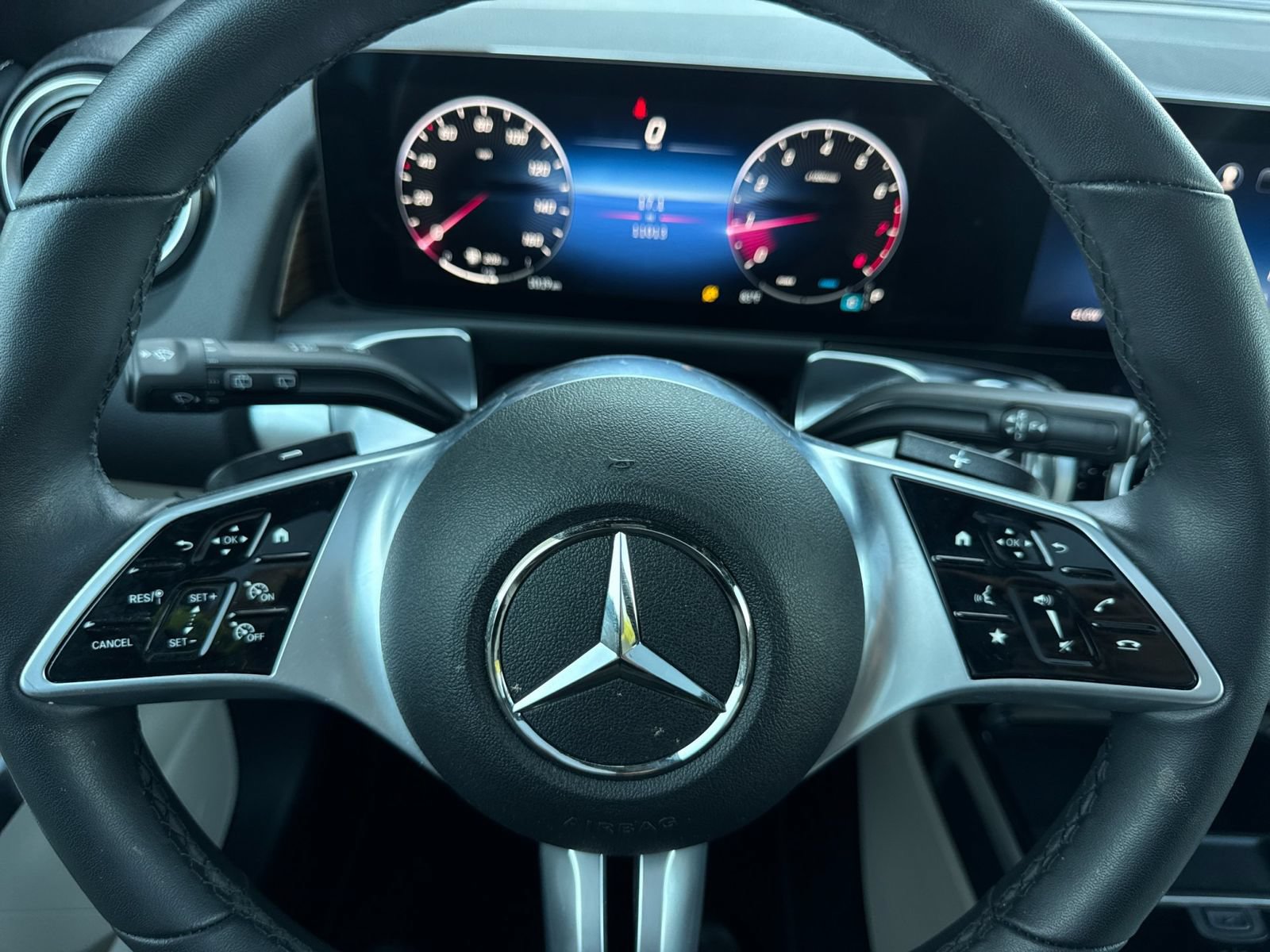 Used 2026 Mercedes-Benz GLB 250 image 25