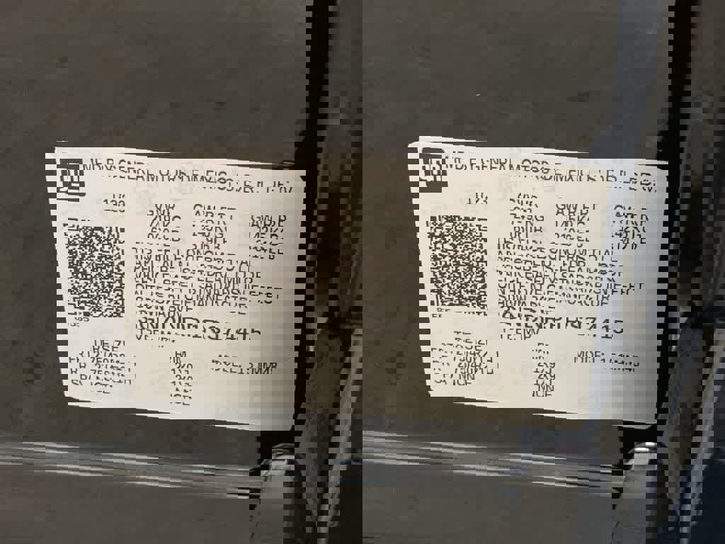 Used 2024 Chevrolet Equinox EV RS image 31