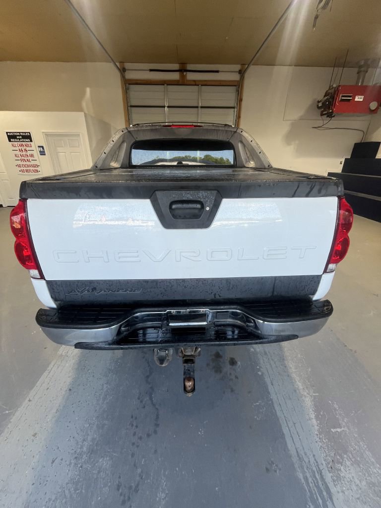Used 2005 Chevrolet Avalanche Z71 w/ Sun And Sound Package AWD/4WD image 4