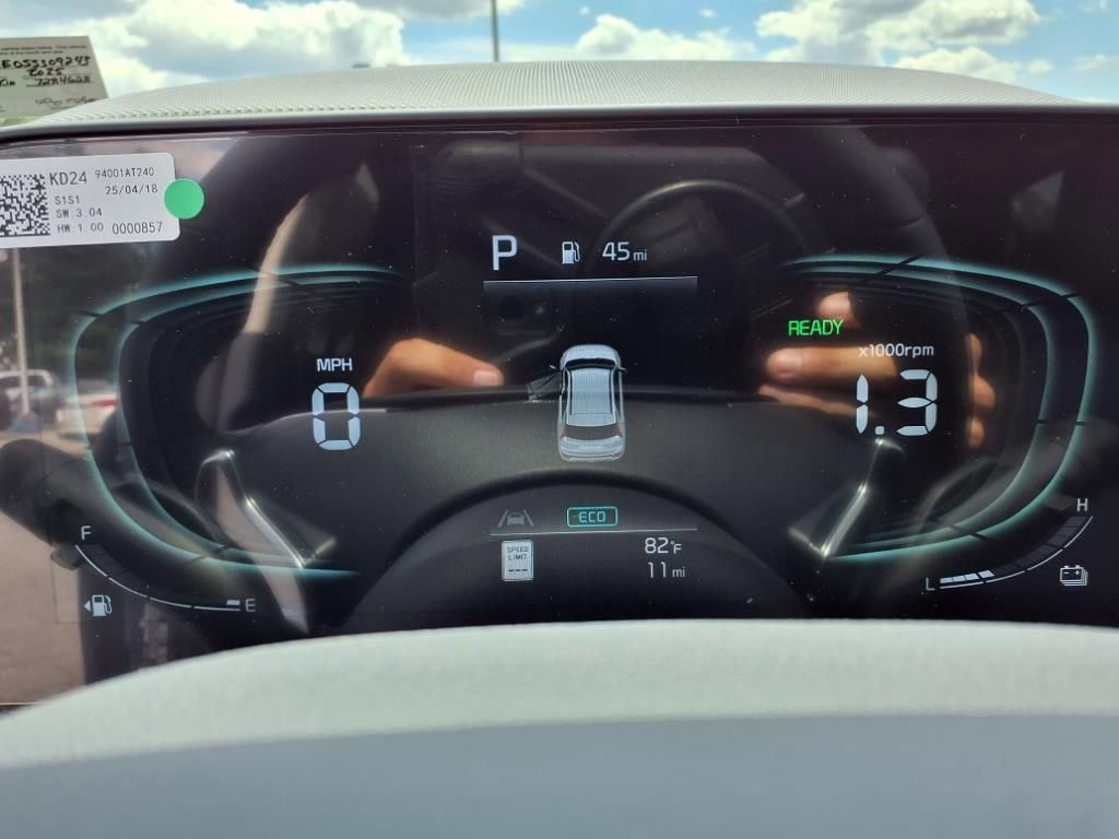 New 2025 Kia Niro EX Touring image 18