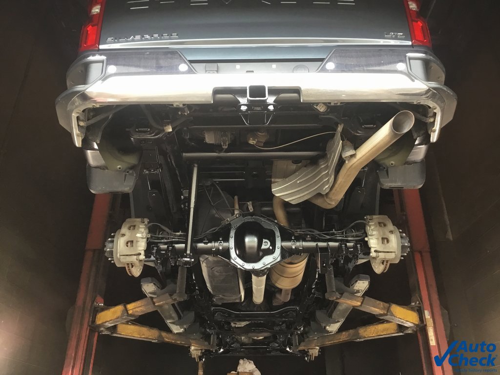 Used 2020 Chevrolet Silverado 3500 LTZ w/ LTZ Premium Package image 13