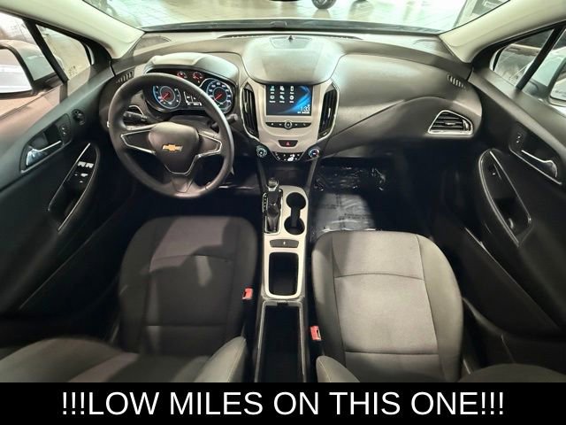 Used 2017 Chevrolet Cruze LS image 18