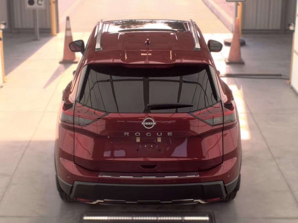 Certified 2025 Nissan Rogue SV w/ SV Premium Package FWD image 8