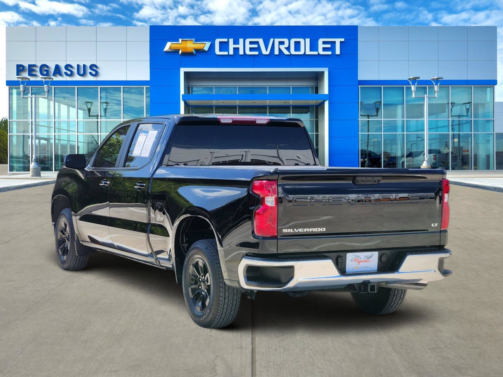 Certified 2025 Chevrolet Silverado 1500 LT RWD image 4