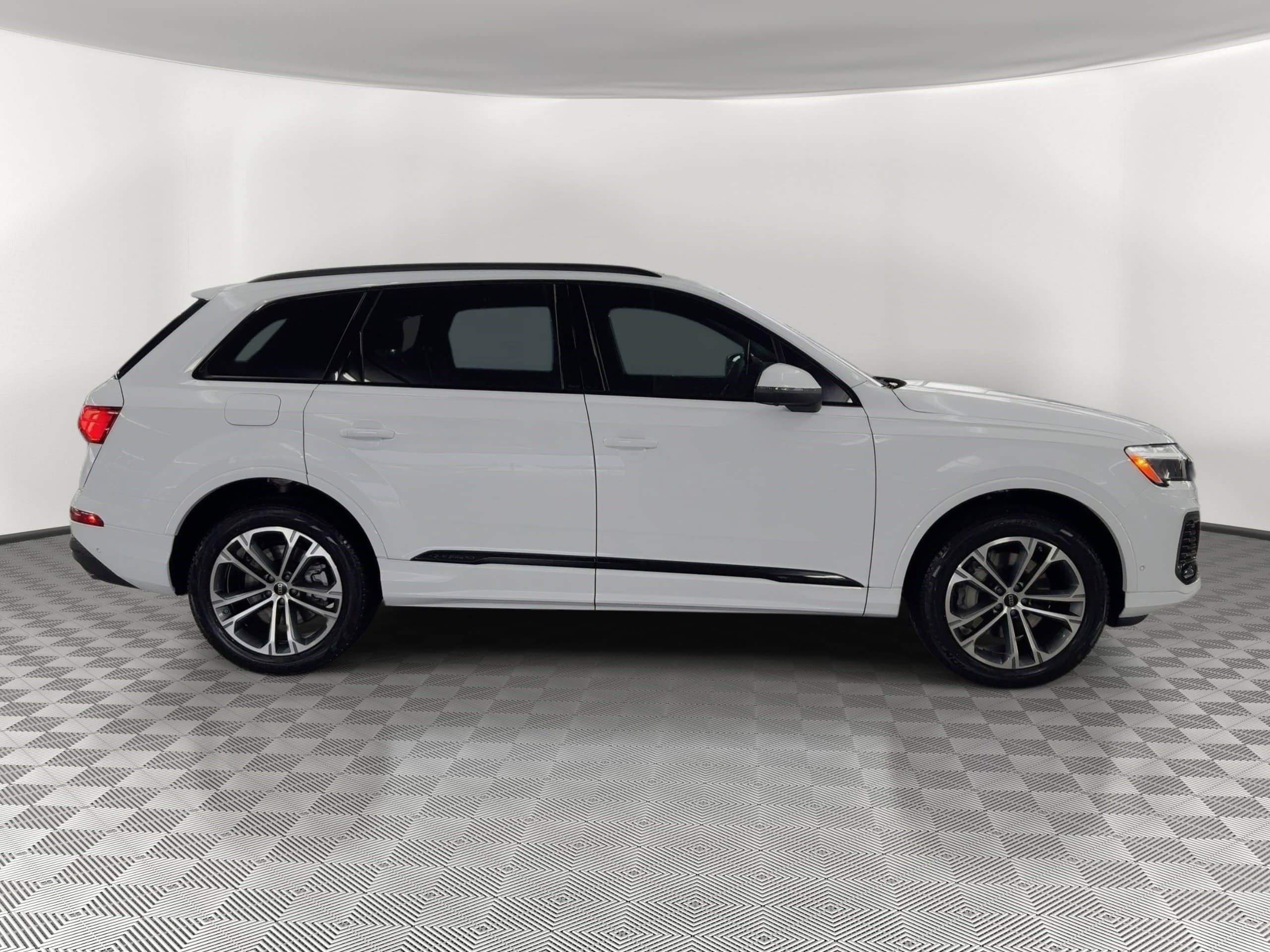 New 2026 Audi Q7 3.0T Premium AWD/4WD image 8