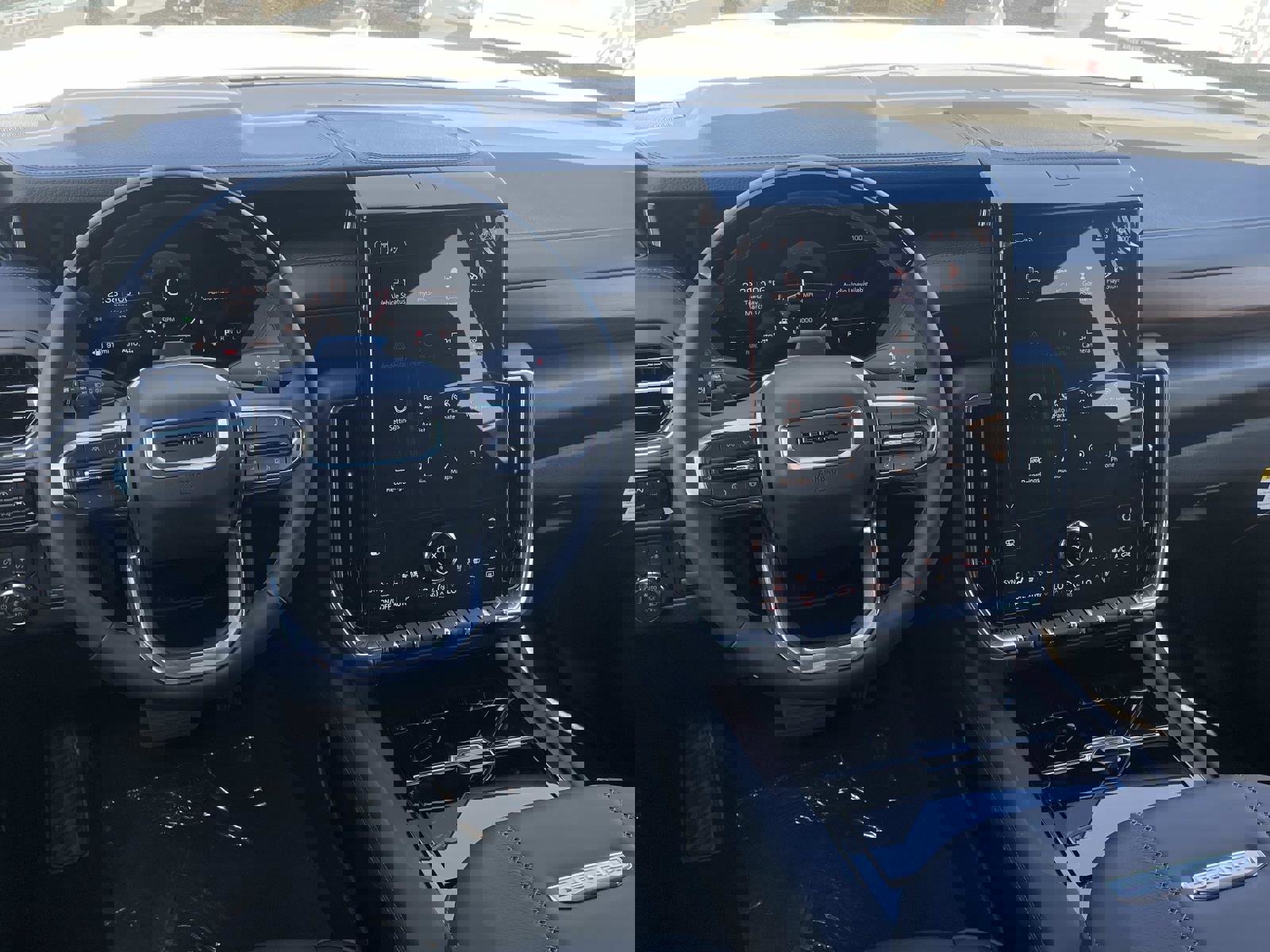 New 2026 GMC Yukon Denali w/ Denali Reserve Package image 9