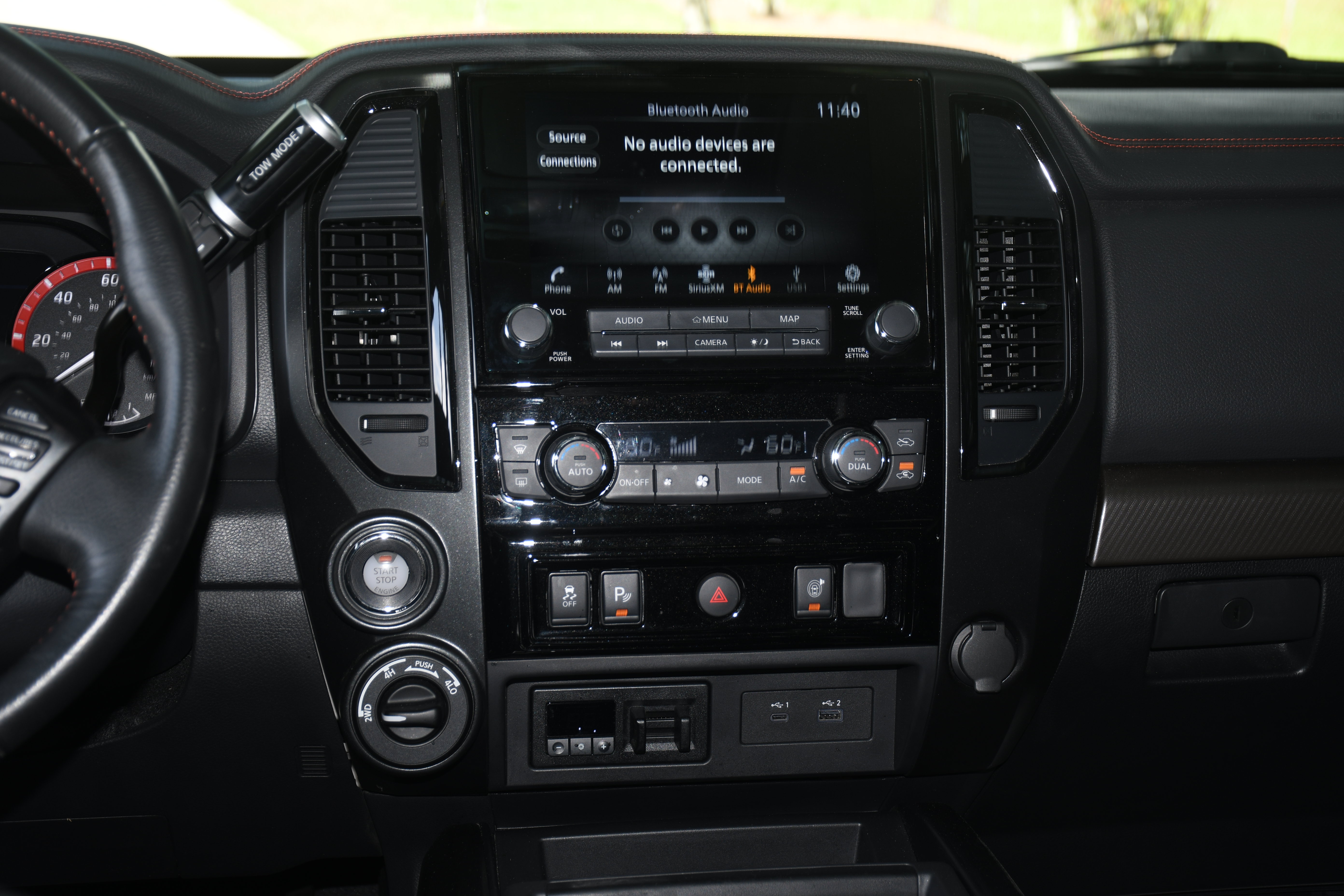 Used 2024 Nissan Titan PRO-4X AWD/4WD image 15