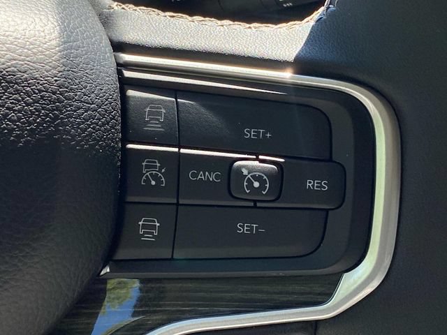 Used 2022 Jeep Wagoneer Series III w/ Premium Group I AWD/4WD image 22