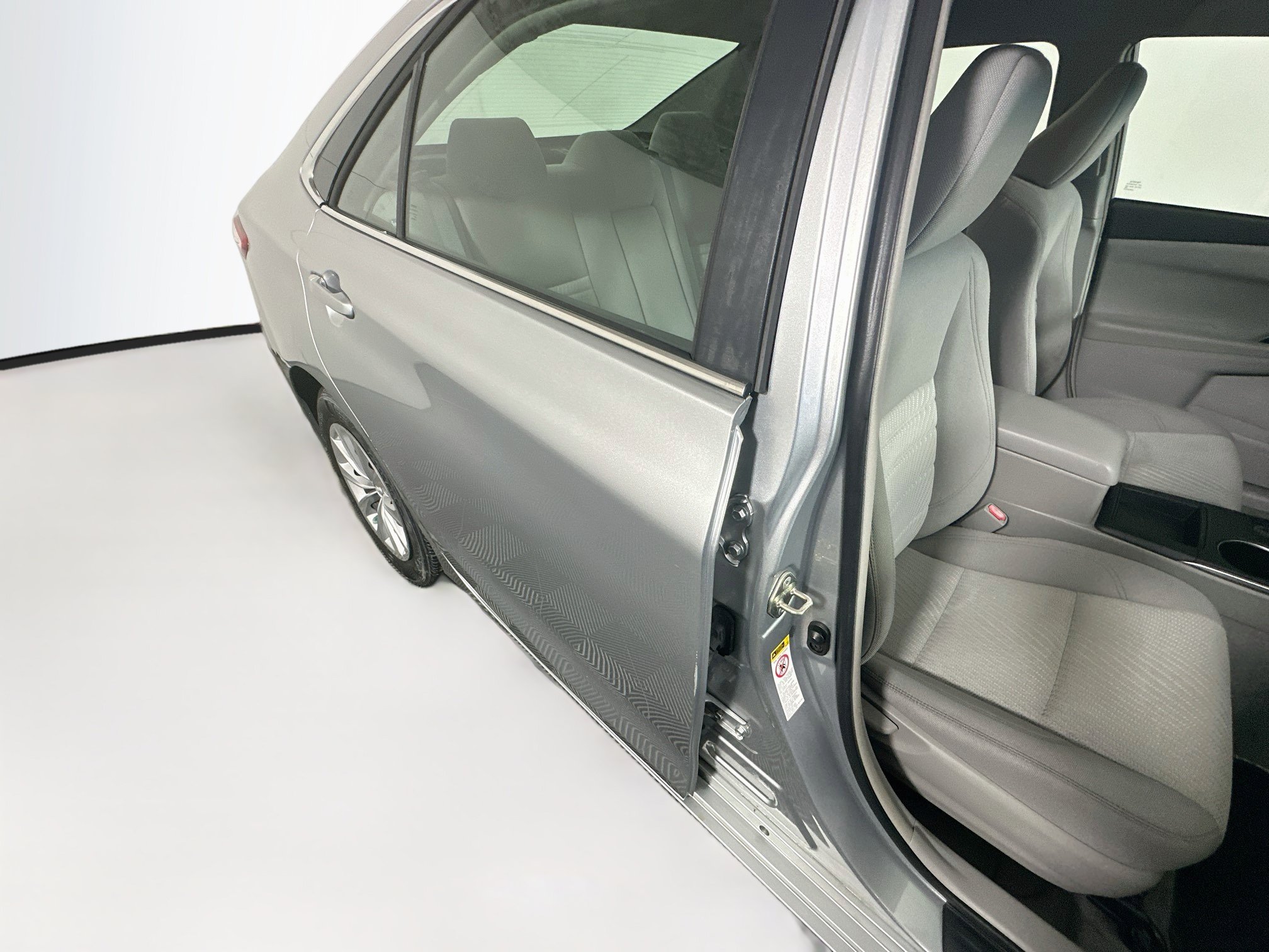 Used 2017 Toyota Camry LE FWD image 27