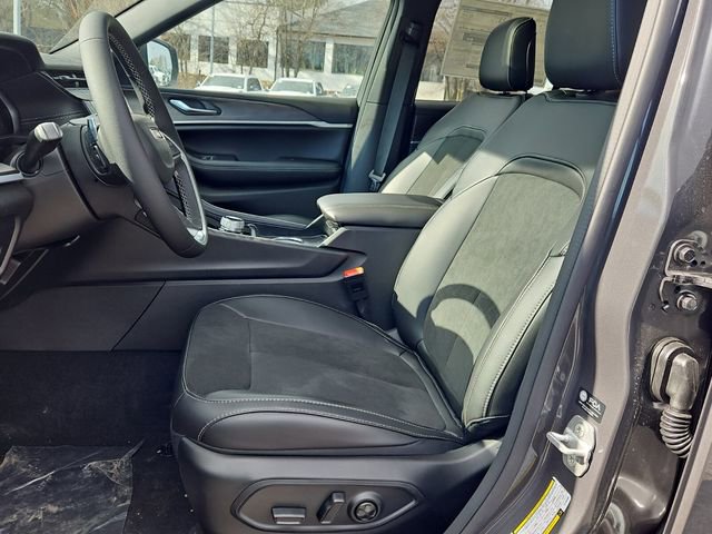 New 2026 Jeep Grand Cherokee Altitude RWD image 13