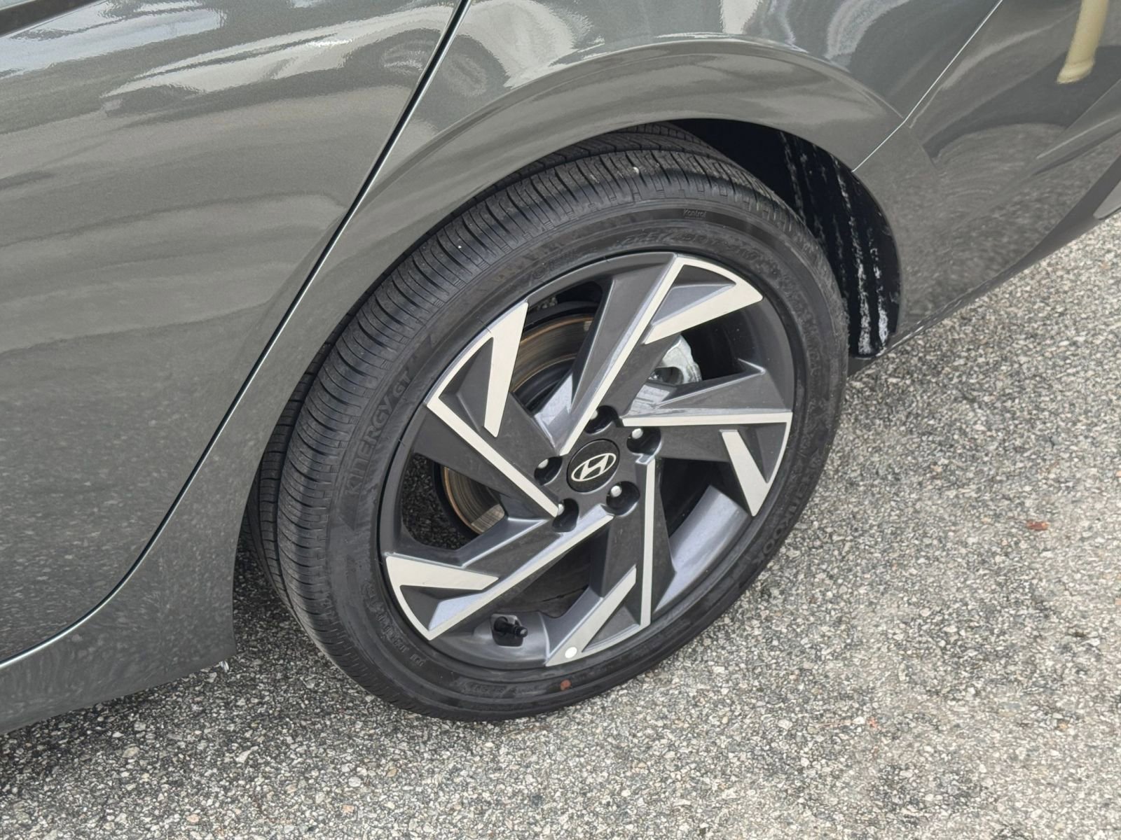 Used 2025 Hyundai Elantra SEL FWD image 32