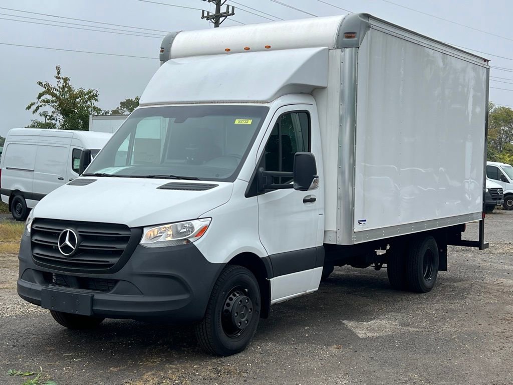 Used 2024 Mercedes-Benz Sprinter 4500 image 4