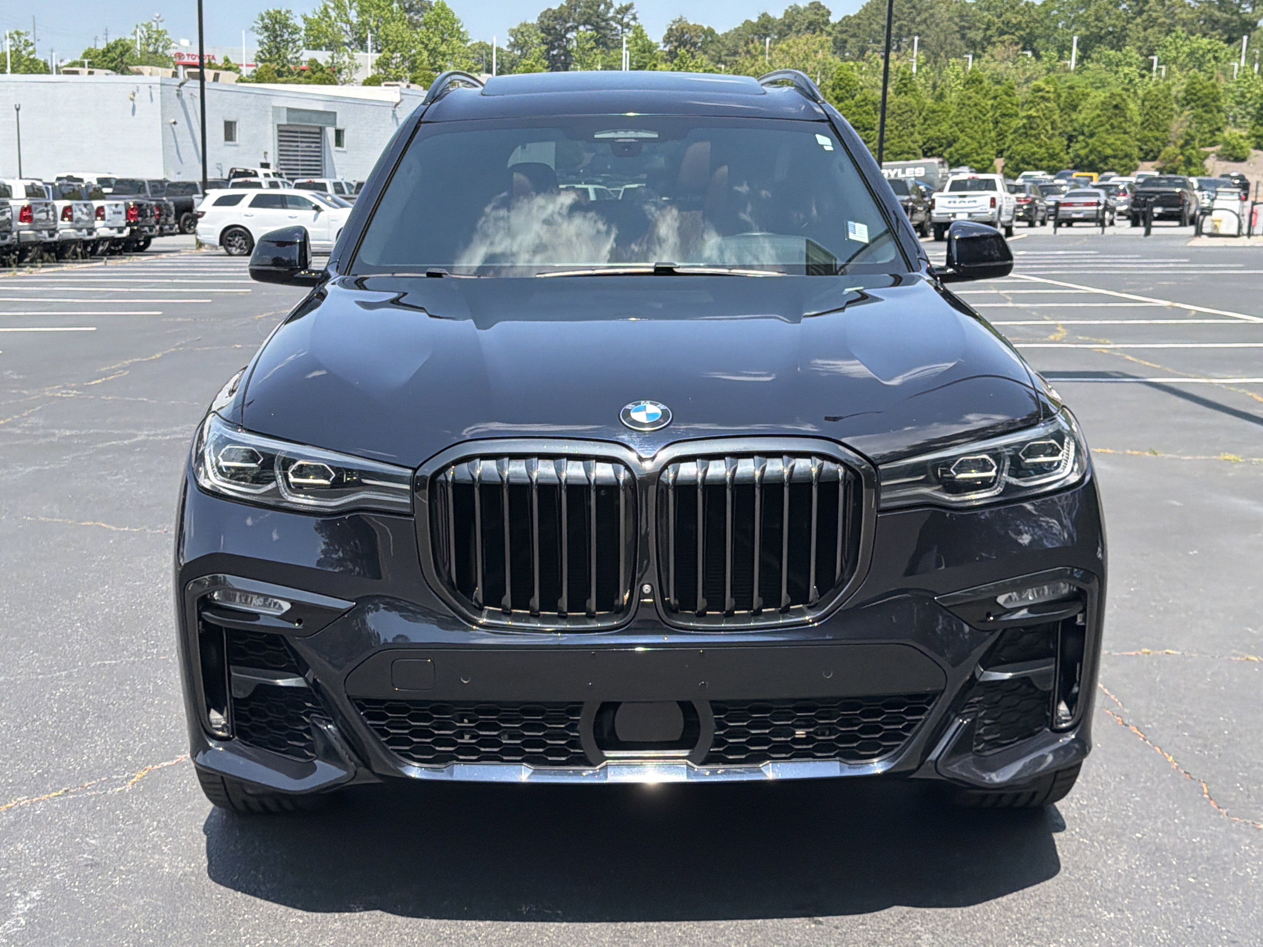 Used 2019 BMW X7 xDrive50i w/ M Sport Package AWD/4WD image 2