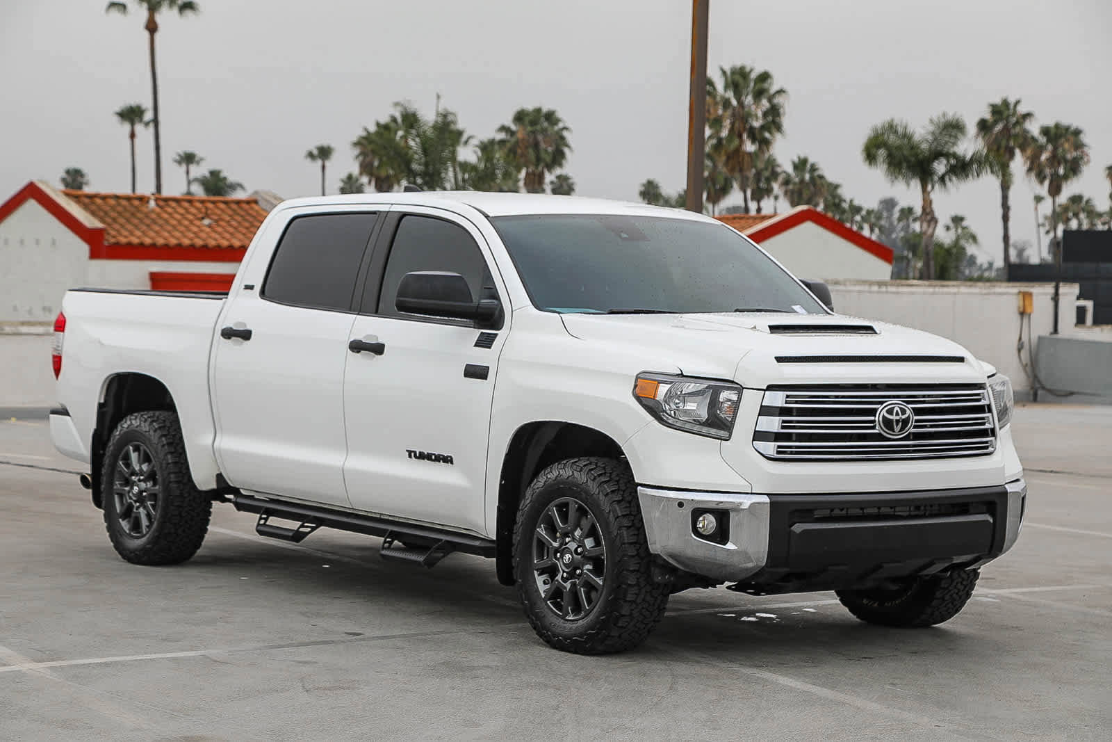 Used 2021 Toyota Tundra SR5 w/ Trail Edition image 4