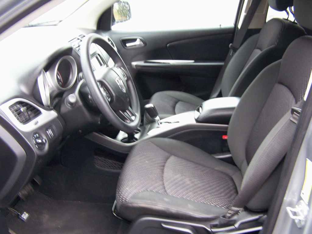 Used 2019 Dodge Journey SE image 7