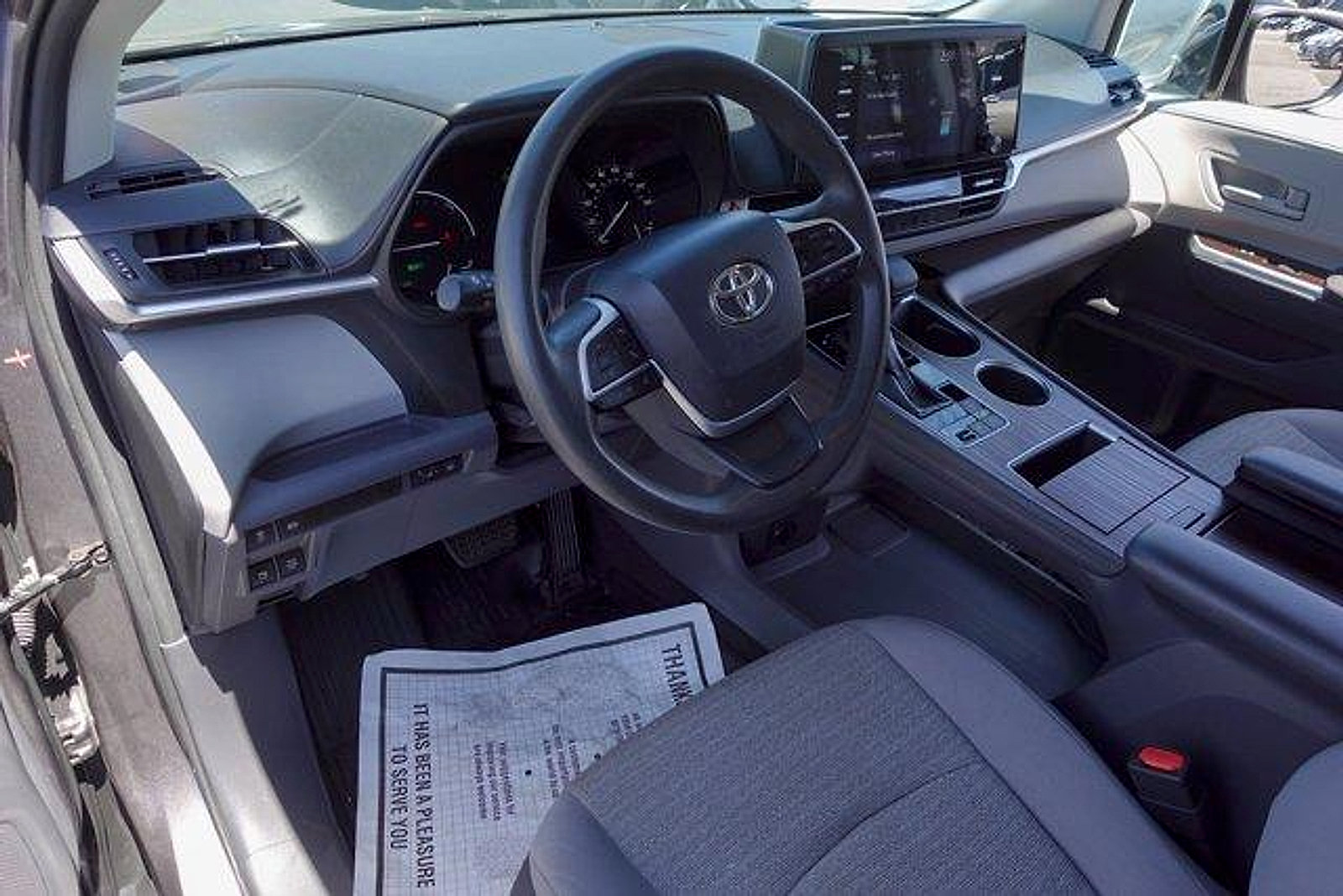 Certified 2021 Toyota Sienna LE FWD image 9