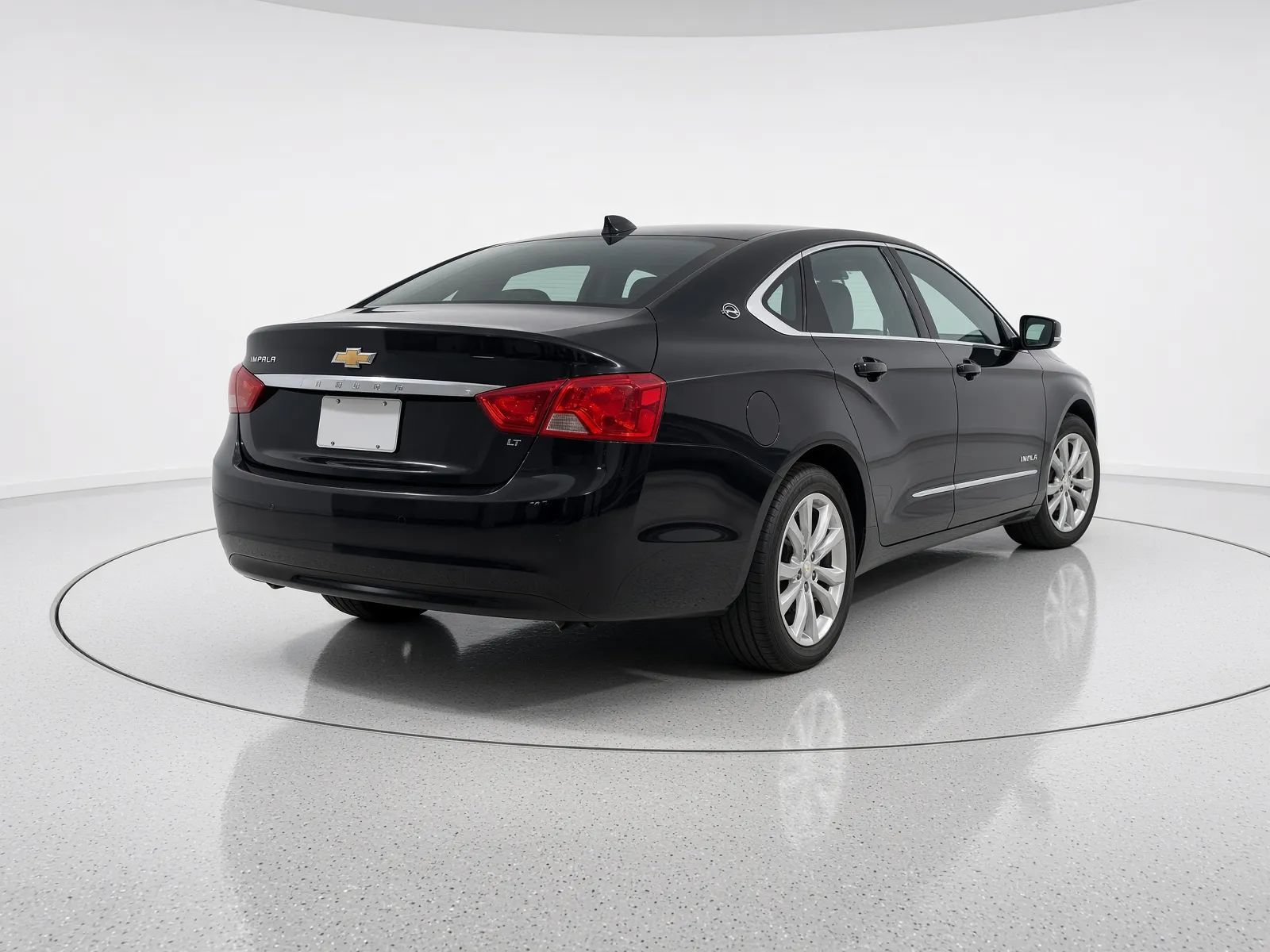 Used 2019 Chevrolet Impala LT FWD image 4