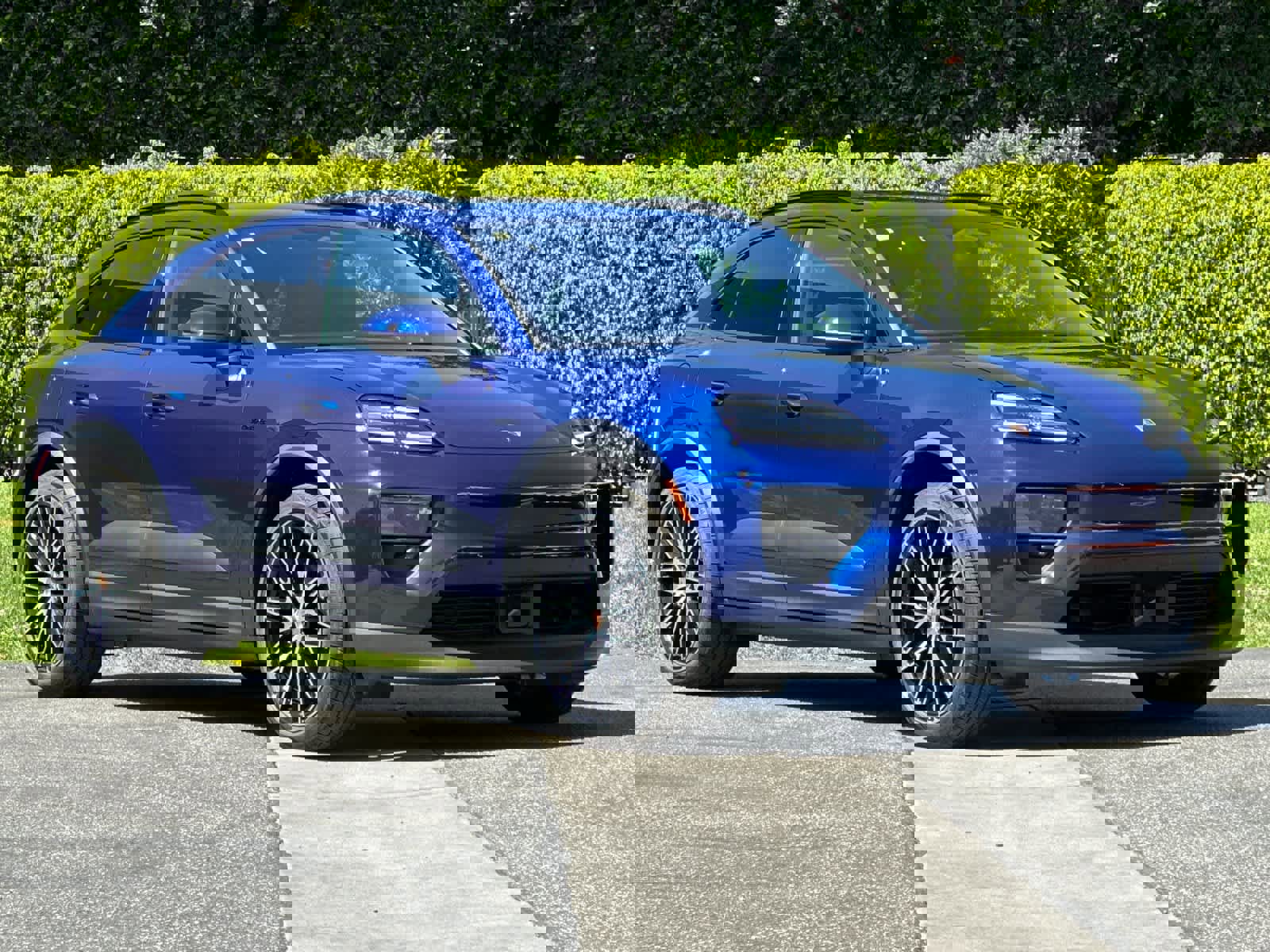 New 2026 Porsche Macan Electric RWD image 10