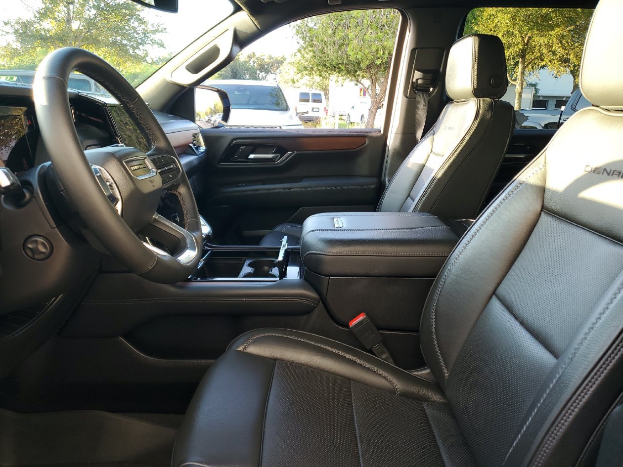 Used 2026 GMC Yukon Denali w/ LPO, Floor Liner Package RWD image 18